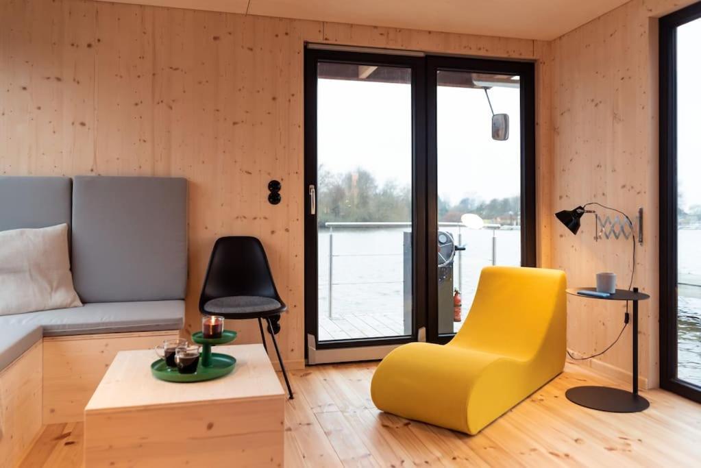 Hausboot Off Im Diamantgraben An Der Elbe * Hamborg