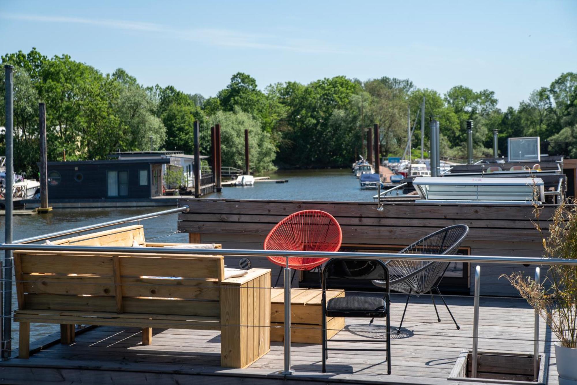 Hausboot Off Im Diamantgraben An Der Elbe * Hamborg